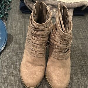 Stylish Tan Women's Ankle Boots